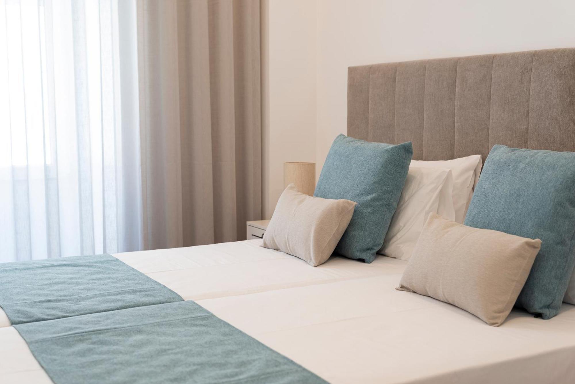 Madalena Hostel E Suites ฟารู ภายนอก รูปภาพ