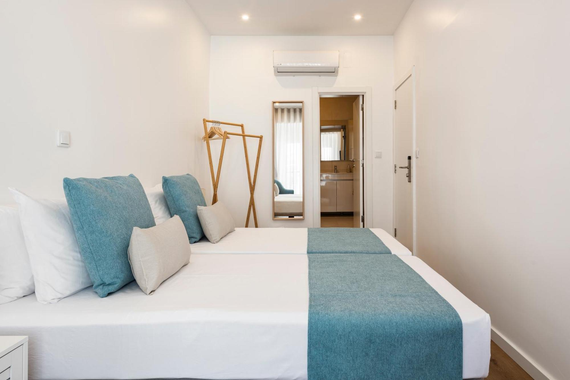 Madalena Hostel E Suites ฟารู ภายนอก รูปภาพ